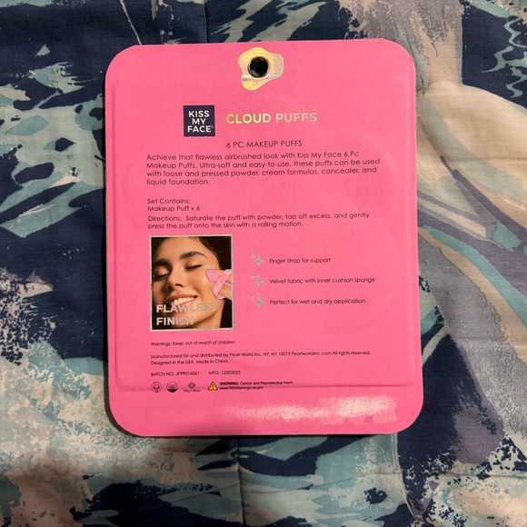 Kiss My Face Makeup Puffs - Picture 2 of 2